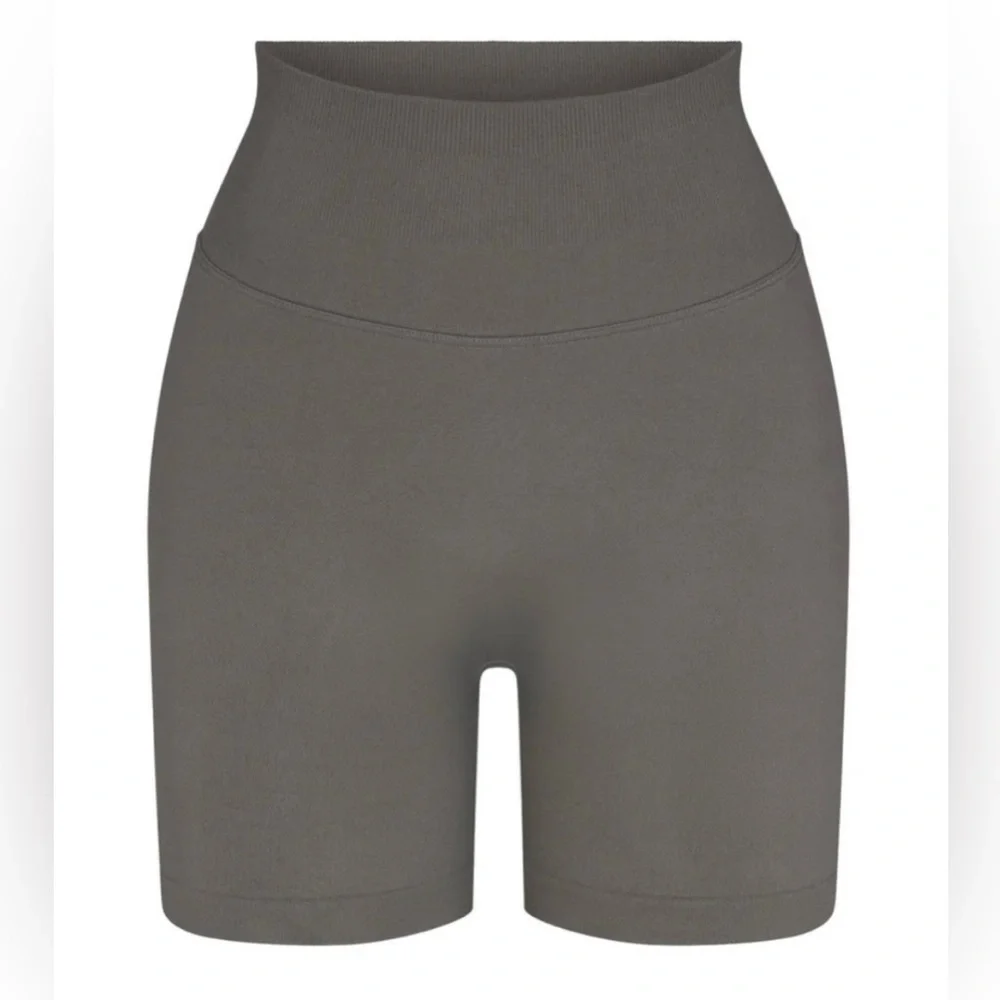 Skims Contour Lounge Bike Shorts - Picture 3 of 12